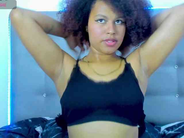 モデル: tatianasquirthot