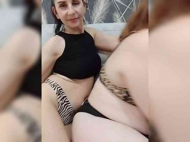 Mẫu này đang trực tiếp. NekaneThyghs