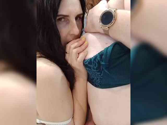 Badbadgirlss webcam
