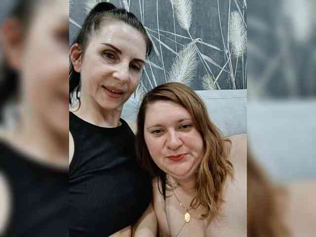Badbadgirlss webcam