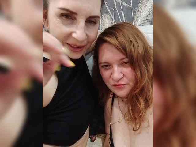 Badbadgirlss webcam