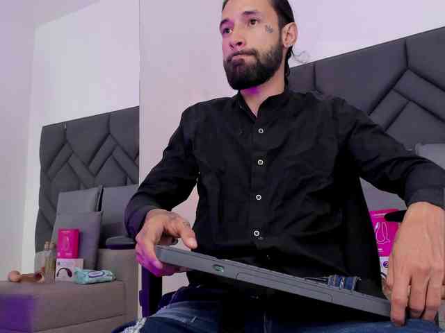 Alex-Val- Alex-Val-