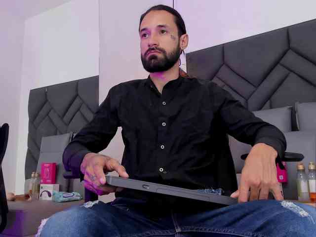 Alex-Val- Alex-Val-