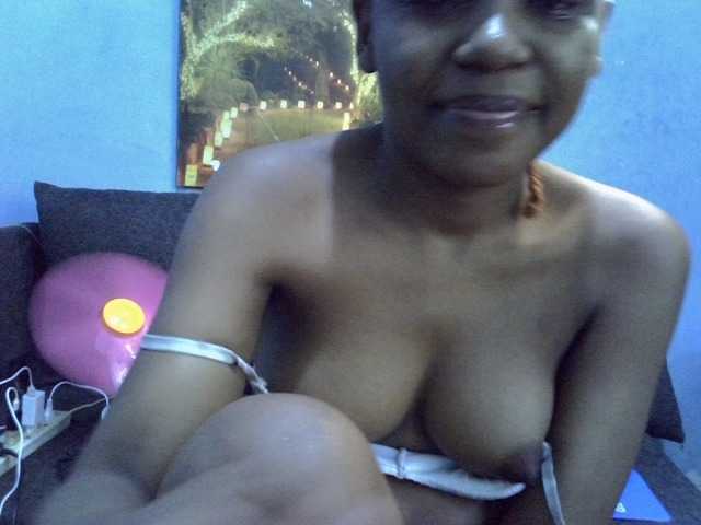 GoldenGoddess1's BongaCams show and profile