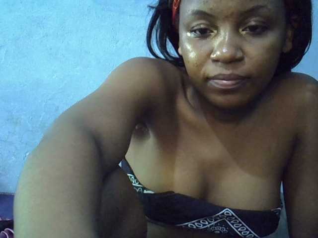 GoldenGoddess1 webcam