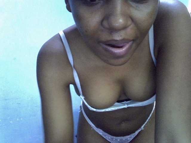 GoldenGoddess1's BongaCams show and profile