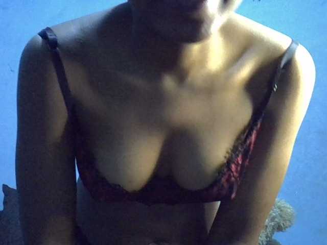 GoldenGoddess1's BongaCams show and profile