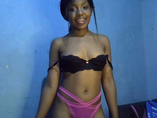 GoldenGoddess1's BongaCams show and profile