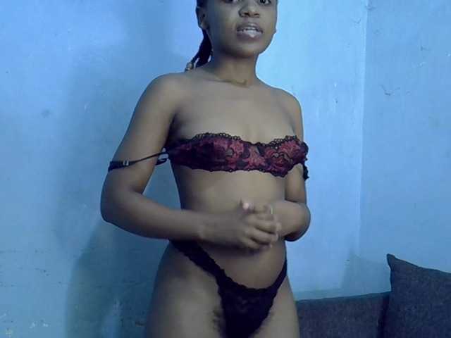 GoldenGoddess1's BongaCams show and profile