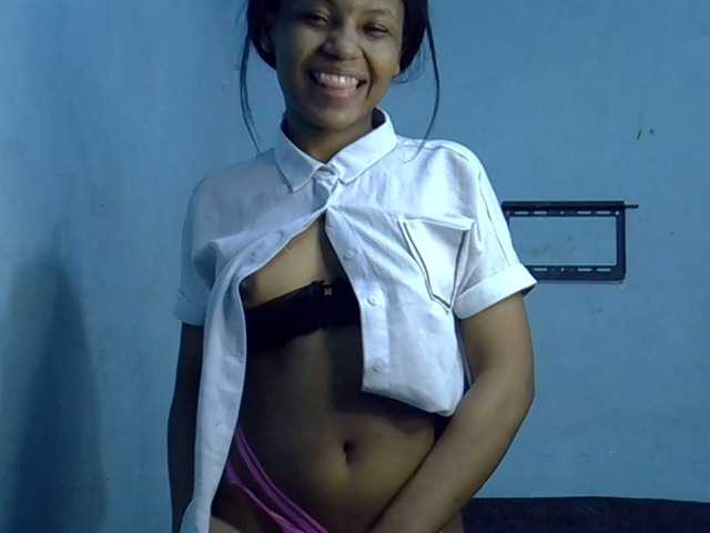 GoldenGoddess1 webcam