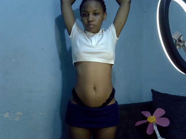 GoldenGoddess1's BongaCams show and profile