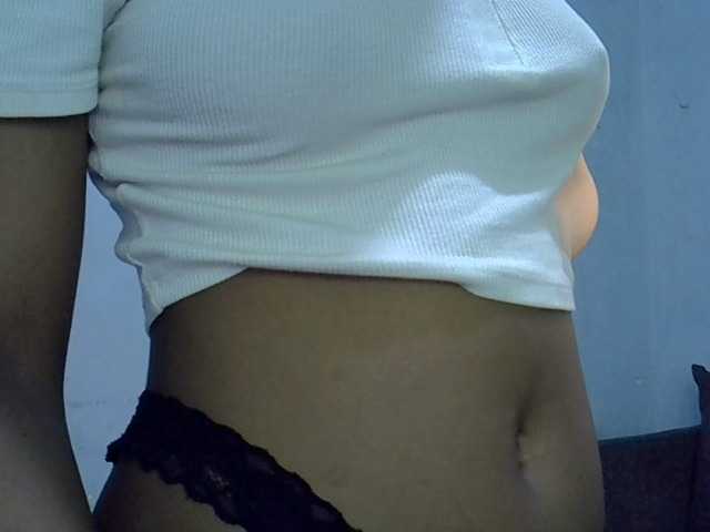 GoldenGoddess1's BongaCams show and profile