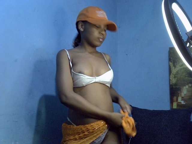 GoldenGoddess1's BongaCams show and profile