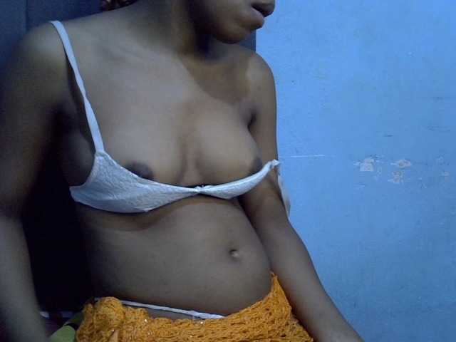 GoldenGoddess1's BongaCams show and profile