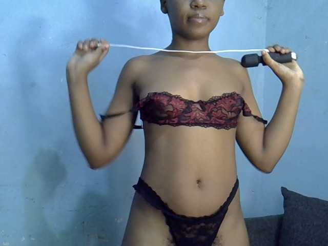 GoldenGoddess1's BongaCams show and profile