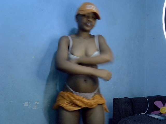 GoldenGoddess1's BongaCams show and profile