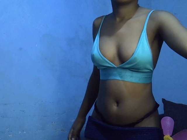 GoldenGoddess1's BongaCams show and profile