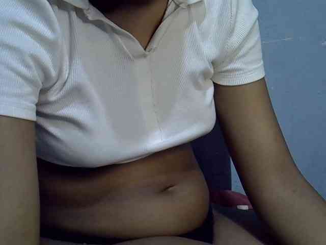 GoldenGoddess1 webcam