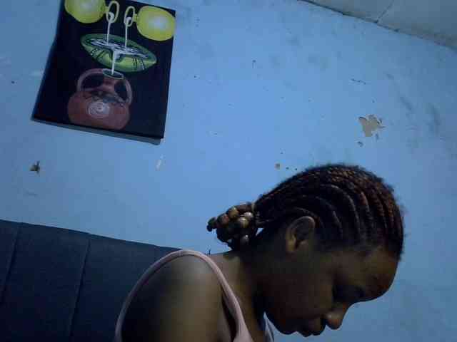 GoldenGoddess1 webcam