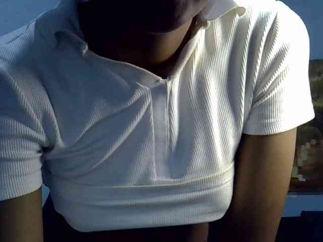 GoldenGoddess1 webcam