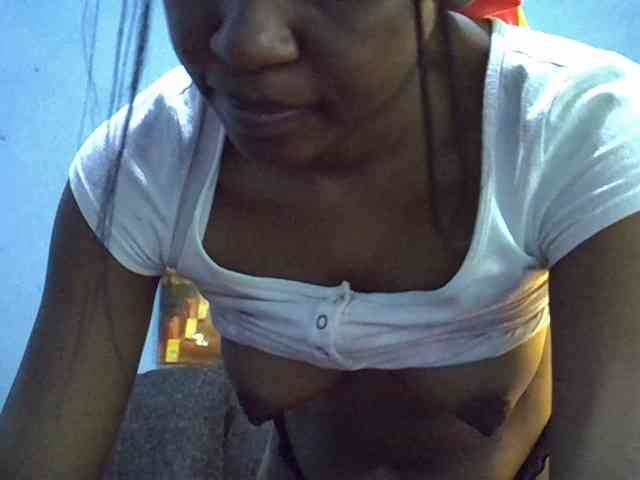 GoldenGoddess1 webcam