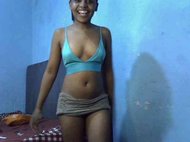 GoldenGoddess1 webcam