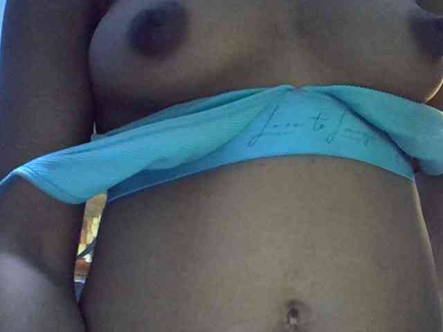 GoldenGoddess1 webcam