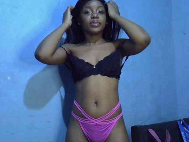 GoldenGoddess1 webcam