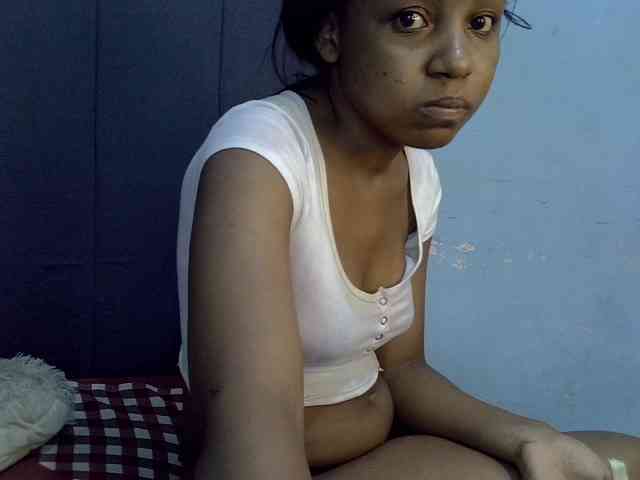 GoldenGoddess1 webcam