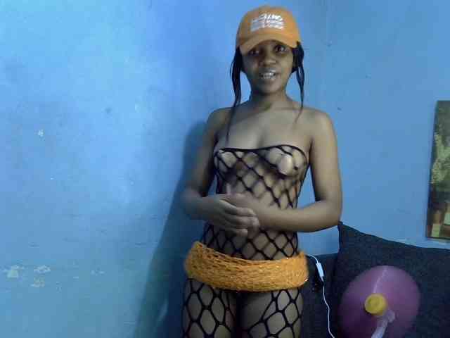 GoldenGoddess1 webcam