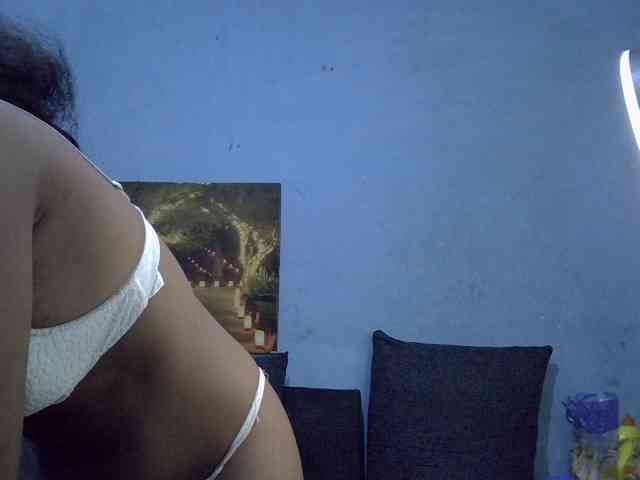 GoldenGoddess1 webcam