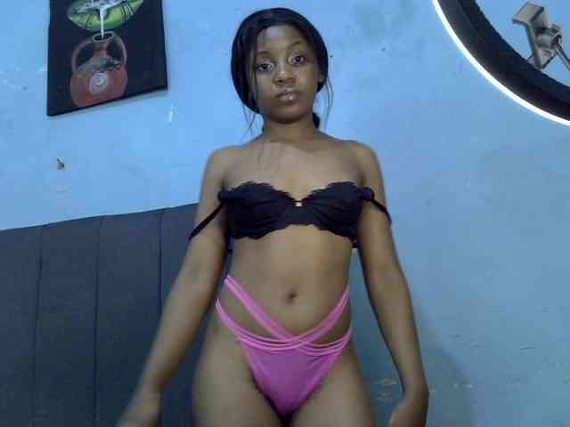 GoldenGoddess1 webcam