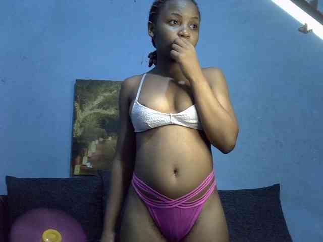 GoldenGoddess1 webcam