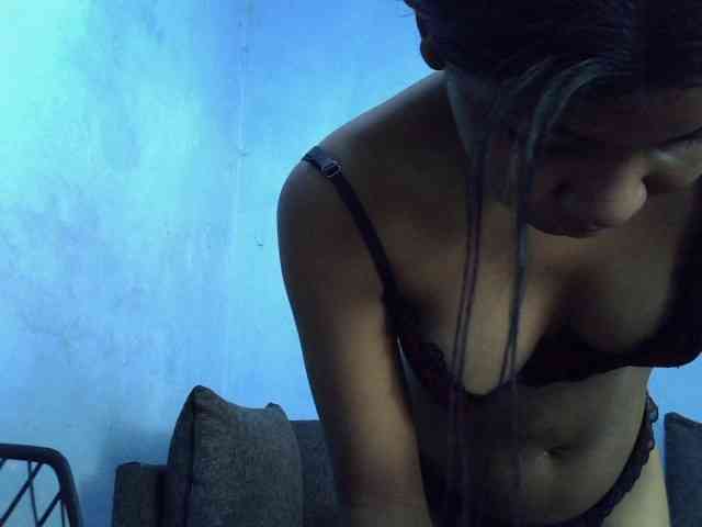 GoldenGoddess1 webcam