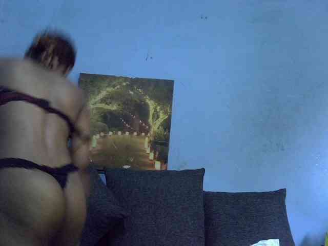 GoldenGoddess1 webcam