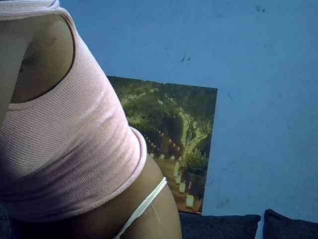 GoldenGoddess1 webcam