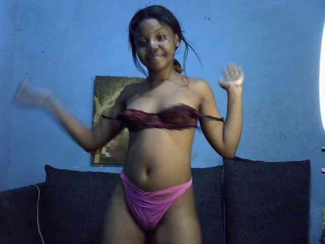 GoldenGoddess1 webcam