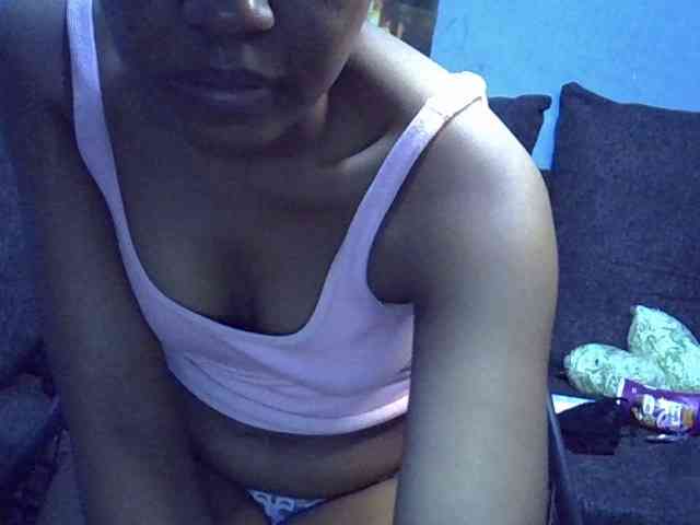 GoldenGoddess1 webcam