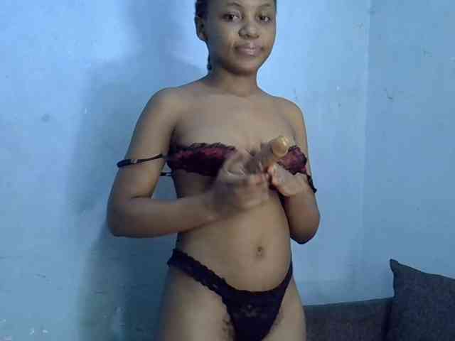 GoldenGoddess1 webcam