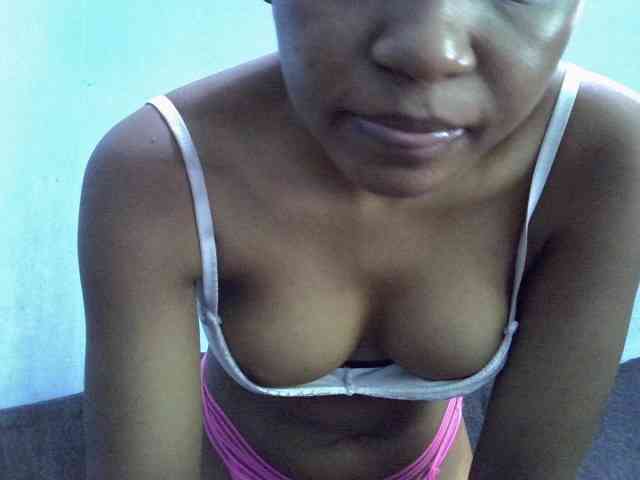 GoldenGoddess1 webcam