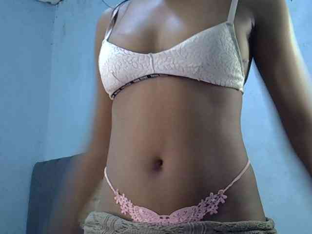 GoldenGoddess1 webcam