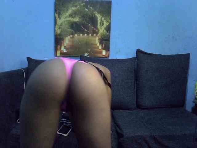 GoldenGoddess1 webcam