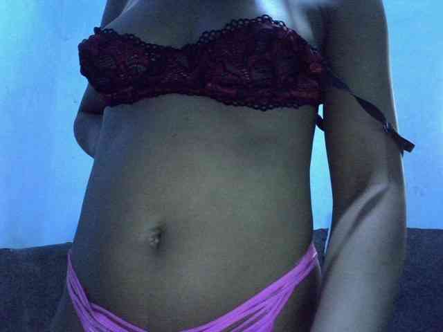 GoldenGoddess1 webcam