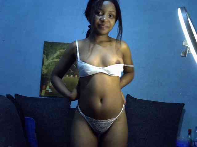 GoldenGoddess1 webcam