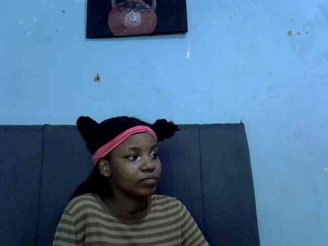 GoldenGoddess1 webcam