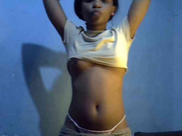 GoldenGoddess1 webcam