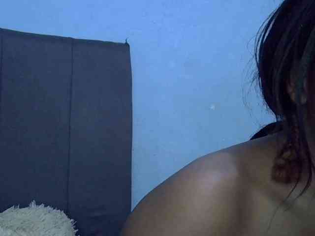 GoldenGoddess1 webcam