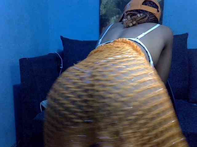 GoldenGoddess1 webcam