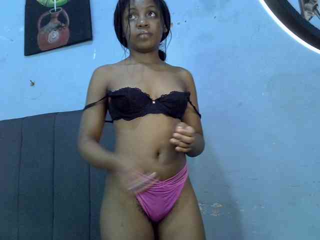 GoldenGoddess1 webcam