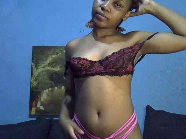 GoldenGoddess1 webcam